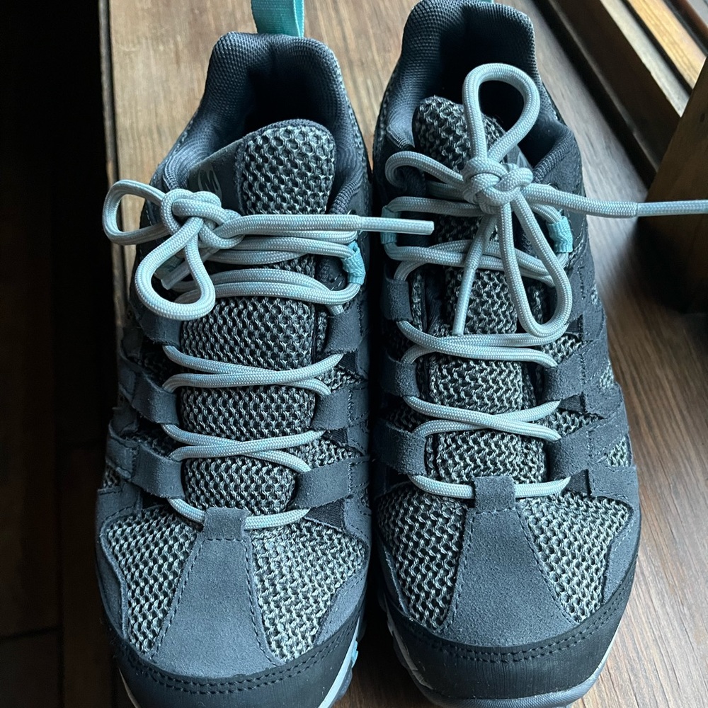 Merrell Alverstone Waterproof women’s size 7 shoes.